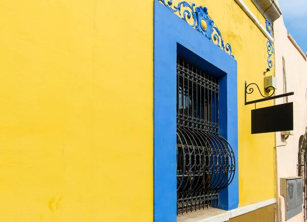 Μεξικό, Μοντερέι, πολύχρωμα ιστορικά κτίρια στο κέντρο της παλιάς πόλης, Barrio Antiguo, ένα διάσημο τουριστικό αξιοθέατο — Φωτογραφία Αρχείου