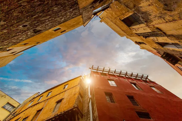 Guanajuato, México, ruas de paralelepípedos panorâmicos e arquitetura colonial colorida tradicional no centro histórico de Guanajuato — Fotografia de Stock