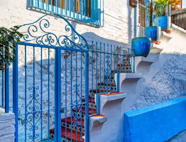 Puerto Vallarta calles coloridas en el centro histórico de la ciudad cerca del paseo marítimo Malecón y Playa de los Muertos —  Fotos de Stock