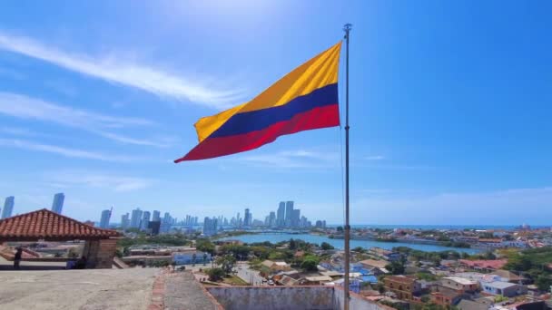 Saint Philippe, Castillo San Felipe de Barajas 'ın manzaralı kalesi Cartagena tarihi merkezi, okyanus körfezi ve Surlu şehir manzaralı. — Stok video