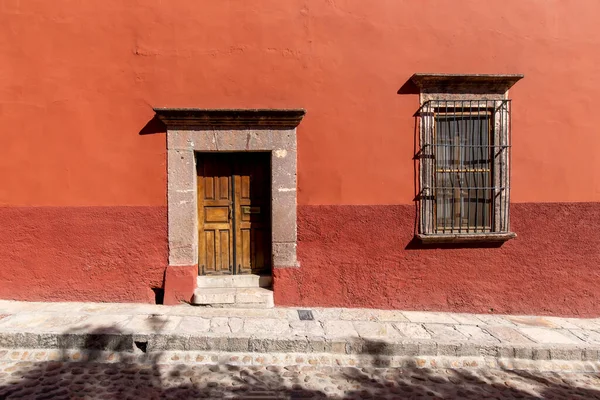 México, edifícios coloridos e ruas de San Miguel de Allende no centro histórico da cidade — Fotografia de Stock