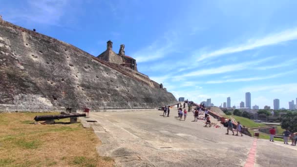 성 필리프, 카스티요 산 펠리페 데 바라하스의 모습을 그린 성, 카르테지나 역사 센터, 보카 그란 데, 성벽 도시가 내려다 보이는 광경 — 비디오