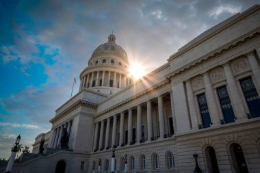 Ulusal Kongre Binası, Capitolio Nacional de La Habana, bir kamu binası ve Havana 'da turistlerin en çok ziyaret ettiği yerlerden biri.