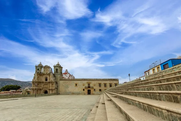 Oaxaca, Basilique historique Notre-Dame de la Solitude dans le centre-ville historique — Photo