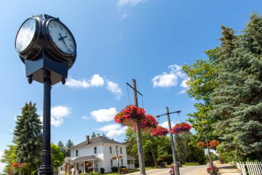 Kleinburg 'un manzaralı caddeleri, Vaughan, Ontario, Kanada' da kurulmamış bir köy.