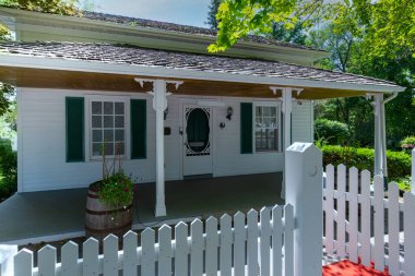 Kleinburg 'un manzaralı caddeleri, Vaughan, Ontario, Kanada' da kurulmamış bir köy.
