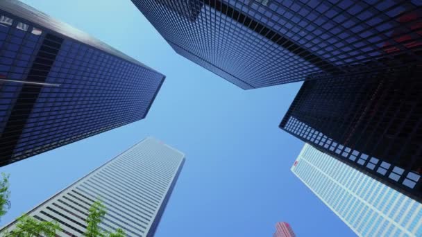 Escénica silueta del distrito financiero de Toronto y arquitectura moderna al atardecer cerca de Yonge y King — Vídeos de Stock