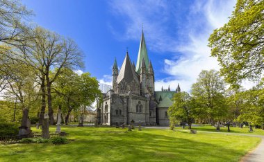 Norveç, Trondheim kasabası. Tarihi şehir merkezinde Nidaros Katedrali.