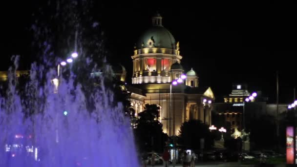 Nationalförsamlingen. Parlamentsbyggnad av Serbien i centrum Belgrad Night View — Stockvideo