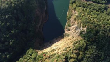 Ledinci Gölü Birdseye Hava Görüntüsü, Ulusal Park Fruska Gora Dağı Sırbistan