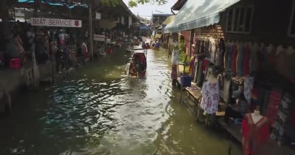 Marché flottant d'Amphawa, Thaïlande, Drone Vue Aérienne Du Marché Traditionnel — Video