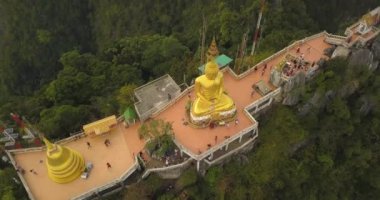 Büyük Buda Altın Heykeli ve Kaplan Mağara Tapınağı, Yengeç, Tayland