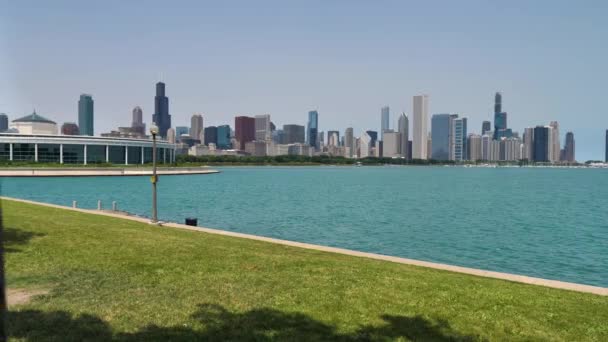 Waterfront of Lake Michigan, Slow Motion View on Boardwalk, Chicago Downtown — стокове відео