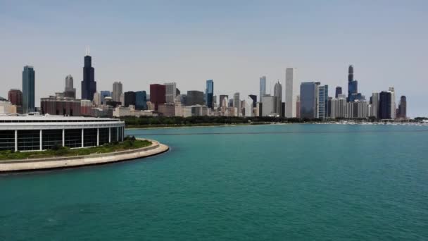 Chicago panorama a nábřeží na letní den, letecký pohled z promenády — Stock video