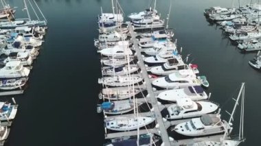 San Diego Marina, Kaliforniya 'daki Yat ve Yelkenli Gemilerinin Hava Görüntüsü, ABD