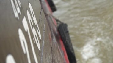 Çamurlu Mekong Nehri 'nde tekne gezisi, Delta, Vietnam, Yavaş Hareket, Kapan