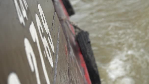 Çamurlu Mekong Nehri 'nde tekne gezisi, Delta, Vietnam, Yavaş Hareket, Kapan — Stok video