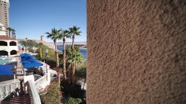 Vista terraço do rio Colorado de um dos cassinos de hotel em Laughlin, Nevada — Vídeo de Stock