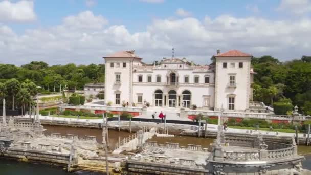 Vizcaya Villa, muzeum a zahrady. Miami, Florida, USA. Letecký pohled na památku — Stock video