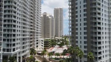 Brickell Key, Miami, ABD. Dolly Zoom Etkisi Üst Düzey Apartman Binaları
