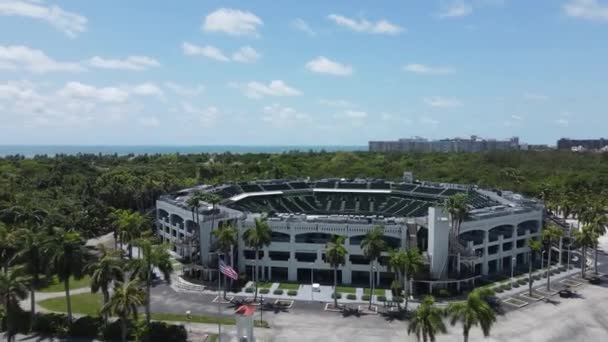 Μαϊάμι, Φλόριντα ΗΠΑ, Drone Αεροφωτογραφία του Key Biscayne Tennis Stadium και παίκτες — Αρχείο Βίντεο