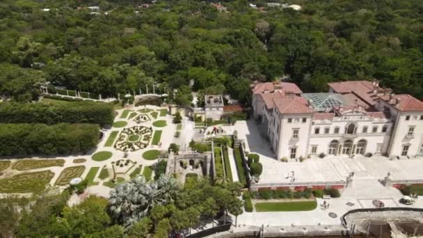 Вилла Факайя, Музей и сад, Майами, США. Вид с воздуха на исторический памятник — стоковое видео