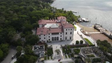 Aerial View, Vizcaya Villa ve Stone Breakwater Mavnası ile Bahçeler, Miami ABD