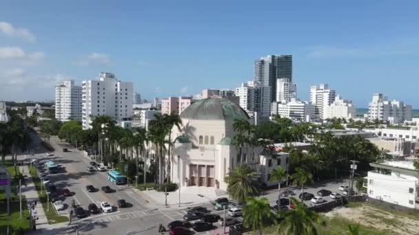 Temple Emanu-El, Židovská synagoga na South Beach Miami, Florida USA Aerial View — Stock video