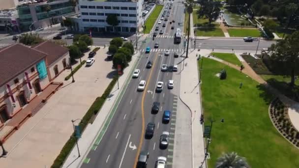 Beverly Hills at Sunny Day, California USA. Revealing Aerial View of Traffic — Stock Video
