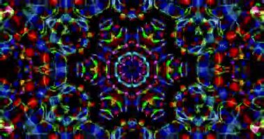 Siyah arka planda dönen çok renkli kaleydoskopların desenleri. Soyut hareket grafikleri. Fraktal animasyon. Güzel parlak süs..