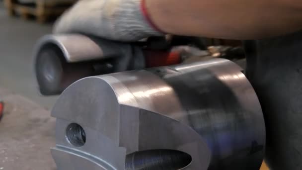 Industriële details, metalen Afschuining — Stockvideo