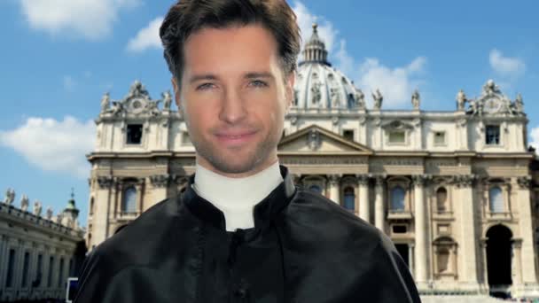 年轻的天主教神父在梵蒂冈城 — 图库视频影像