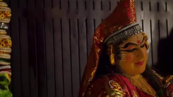 India, danza dramática, performance kathakali, marzo 2015 — Vídeo de stock