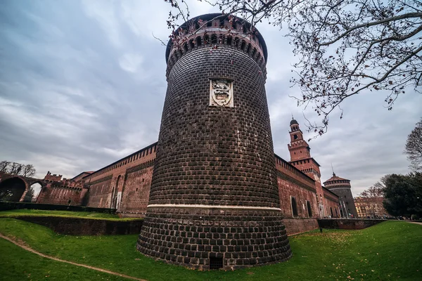Милан, Италия: Замок Сфорца, Замок Сфорцеско — стоковое фото