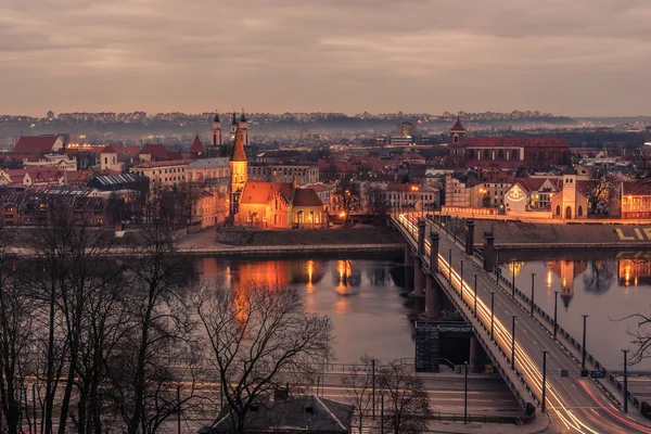 Kaunas, Litvánia: Légifelvételek a régi város a naplementében — Stock Fotó