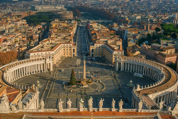 Vatican City and Rome, Italy. St. Peters Square — Stock Photo, Image