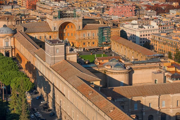 Vista aérea de la Ciudad del Vaticano y Roma, Italia — Foto de Stock