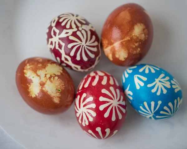 国产传统装饰的东欧或复活节鸡蛋 — 图库照片