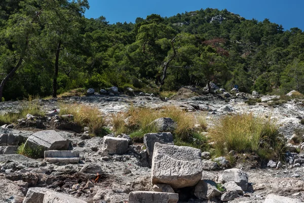 Yanartas, vlammend steen, geografisch element in de provincie Antalya, Turkije — Stockfoto