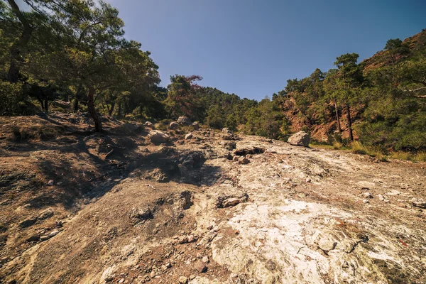 Yanartas, vlammend steen, geografisch element in de provincie Antalya, Turkije — Stockfoto