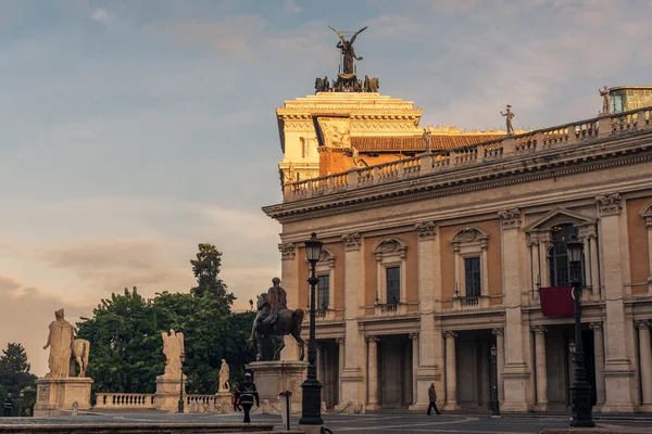 Roma, Italia: La plaza del Capitolio al amanecer — Foto de Stock