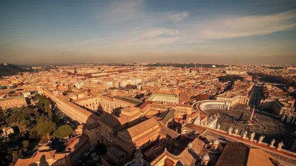 Vista aérea de la Ciudad del Vaticano y Roma, Italia —  Fotos de Stock