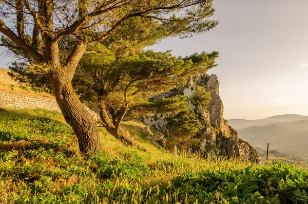 Sicilia, Italia: paisaje de montaña en Caltabellotta —  Fotos de Stock