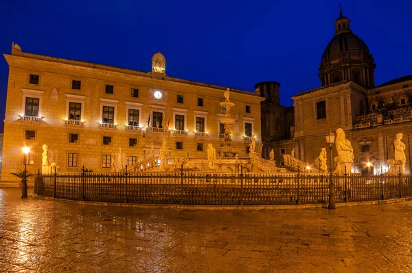 Palermo, Sicílie, Itálie: Piazza Pretoria — Stock fotografie