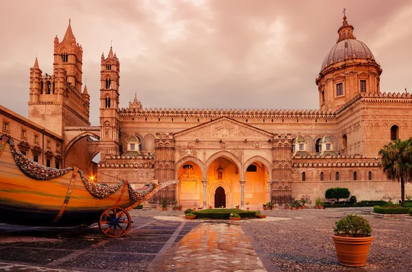 Palermo, Sicílie, Itálie: katedrála — Stock fotografie