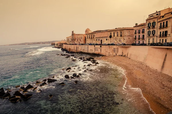 Sicilia, Italia: Costa mediterránea de Siracusa — Foto de Stock