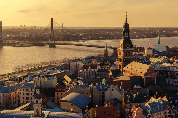 Riga, Lotyšsko: letecký pohled staré město — Stock fotografie