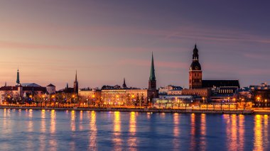 Riga, Letonya: Old Town geceleri