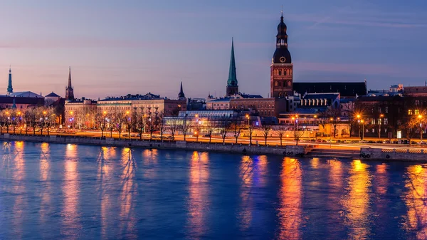 Riga, Lettonia: Città Vecchia di notte — Foto Stock