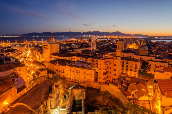 Cagliari, ostrov Sardinie, Itálie: letecký pohled staré město — Stock fotografie